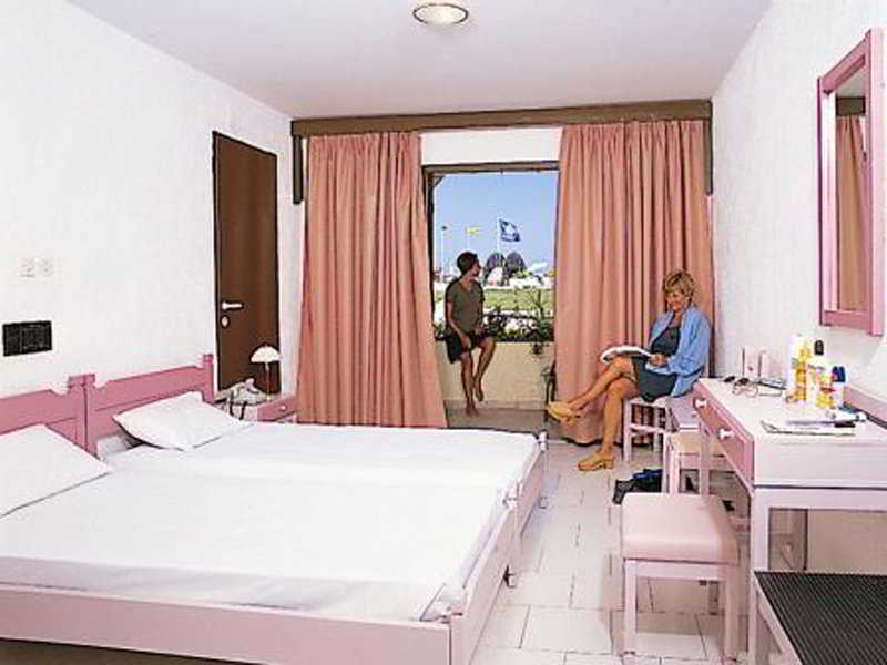 Carolina Mare Hotel Mália Kültér fotó